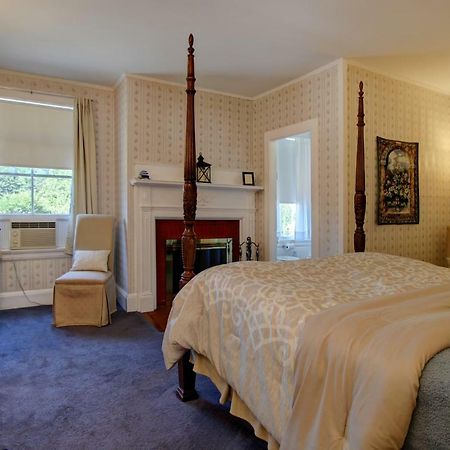 Old Corner Inn Manchester-by-The-Sea Екстериор снимка