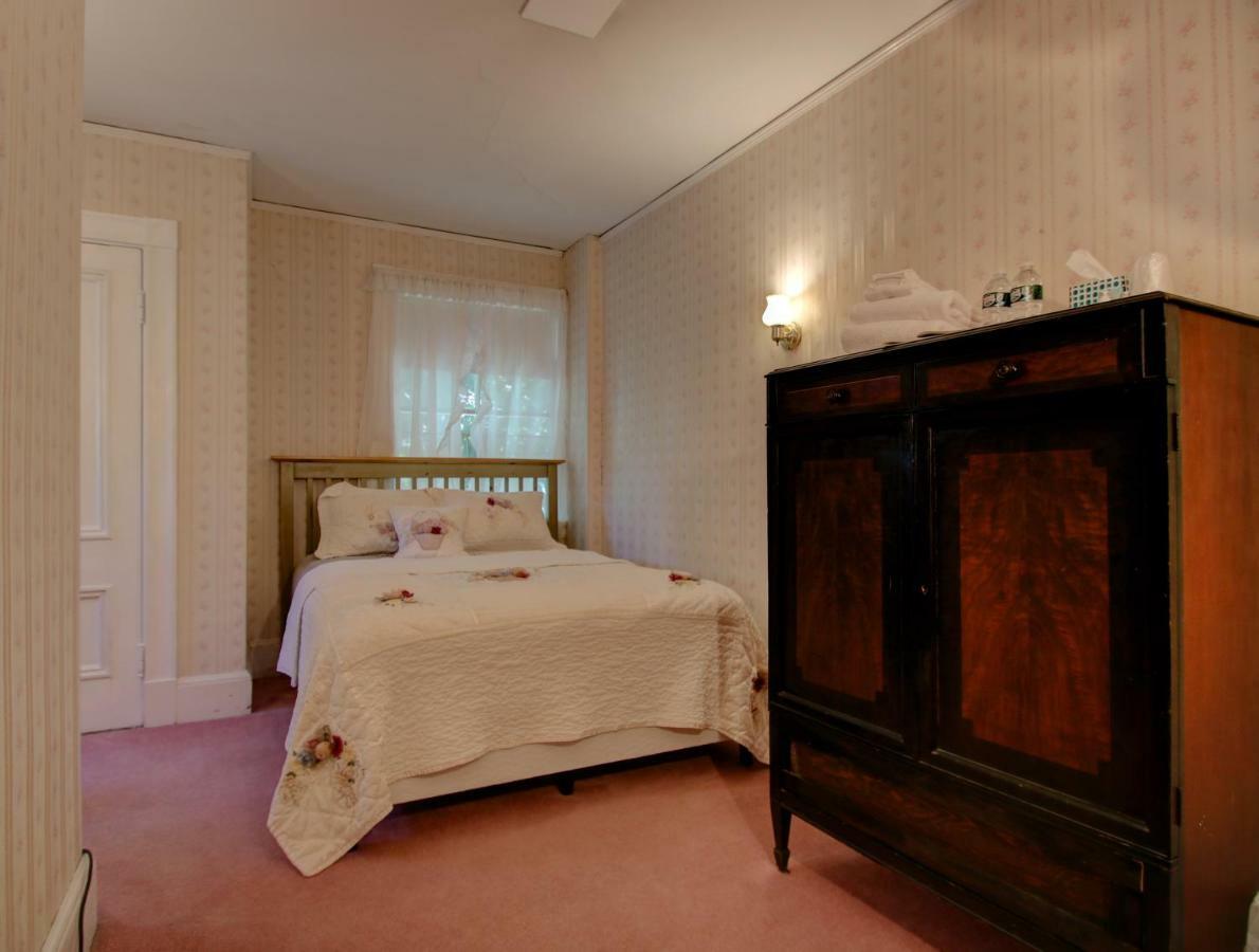 Old Corner Inn Manchester-by-The-Sea Екстериор снимка