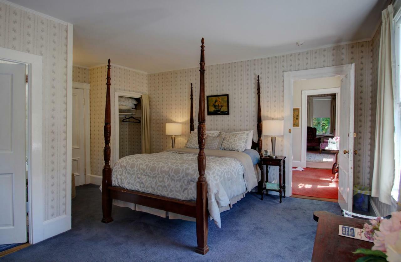 Old Corner Inn Manchester-by-The-Sea Екстериор снимка