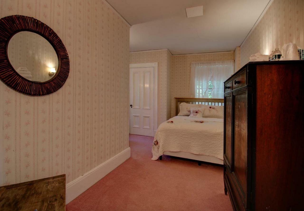 Old Corner Inn Manchester-by-The-Sea Екстериор снимка