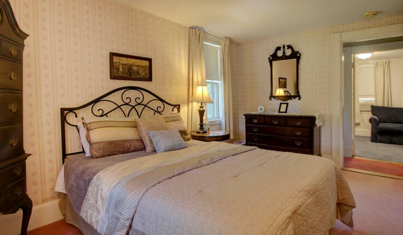 Old Corner Inn Manchester-by-The-Sea Екстериор снимка